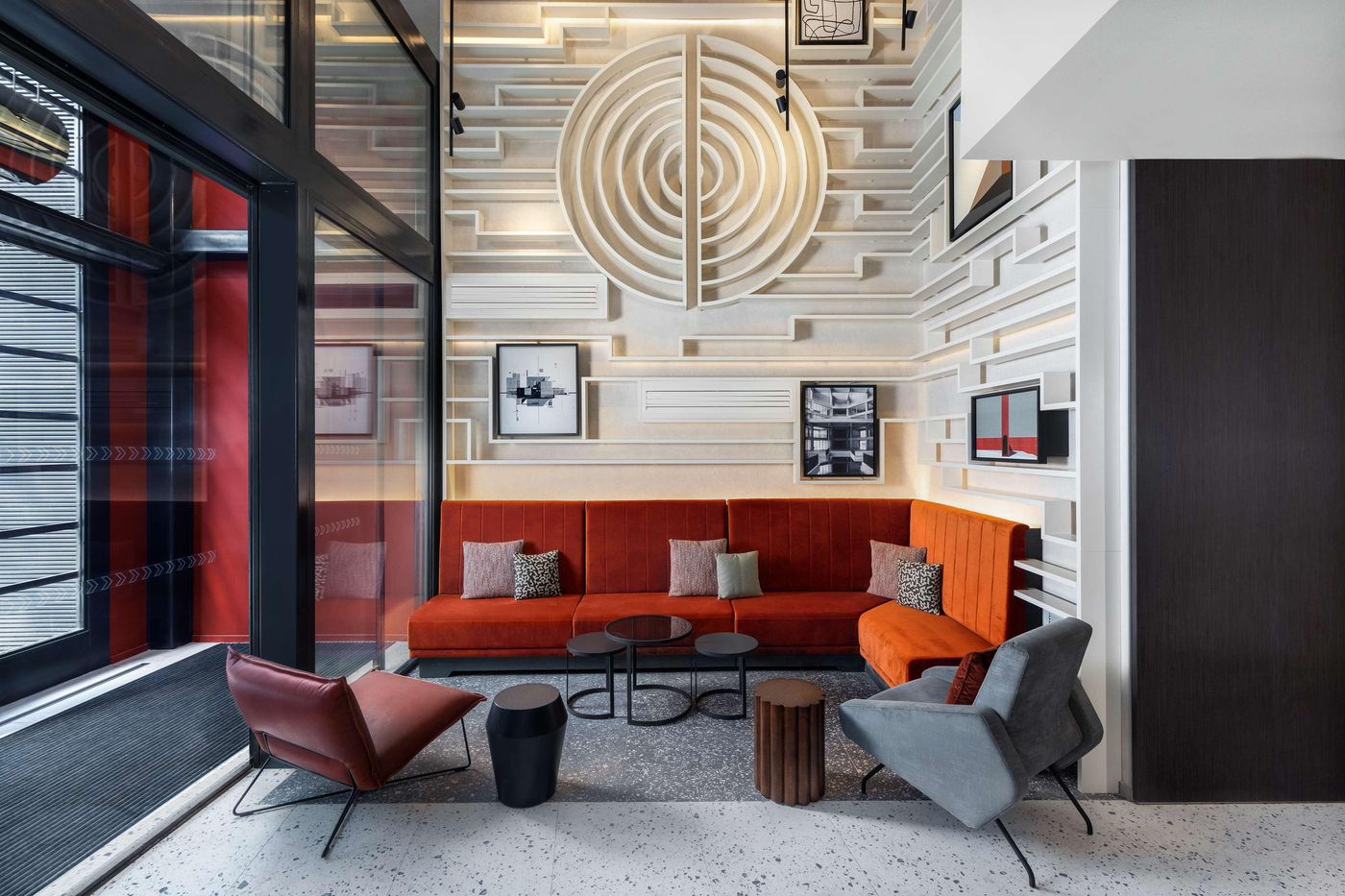 Canopy-By-Hilton-Paris-Eiffel-Tower-Lobby-4