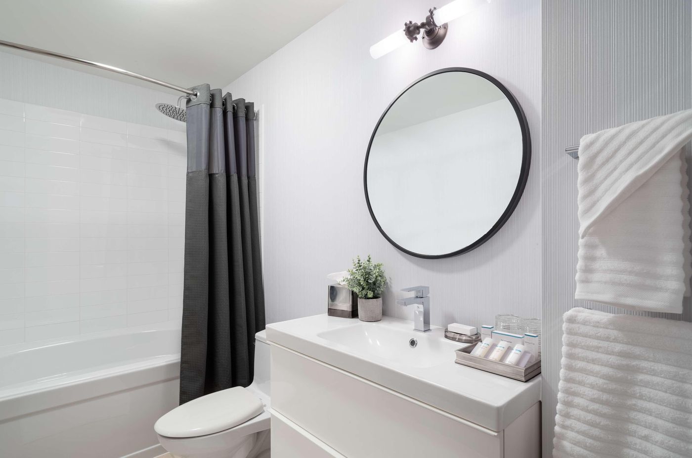 Hilton-Garden-Inn-New-York-Tribeca-Room-19