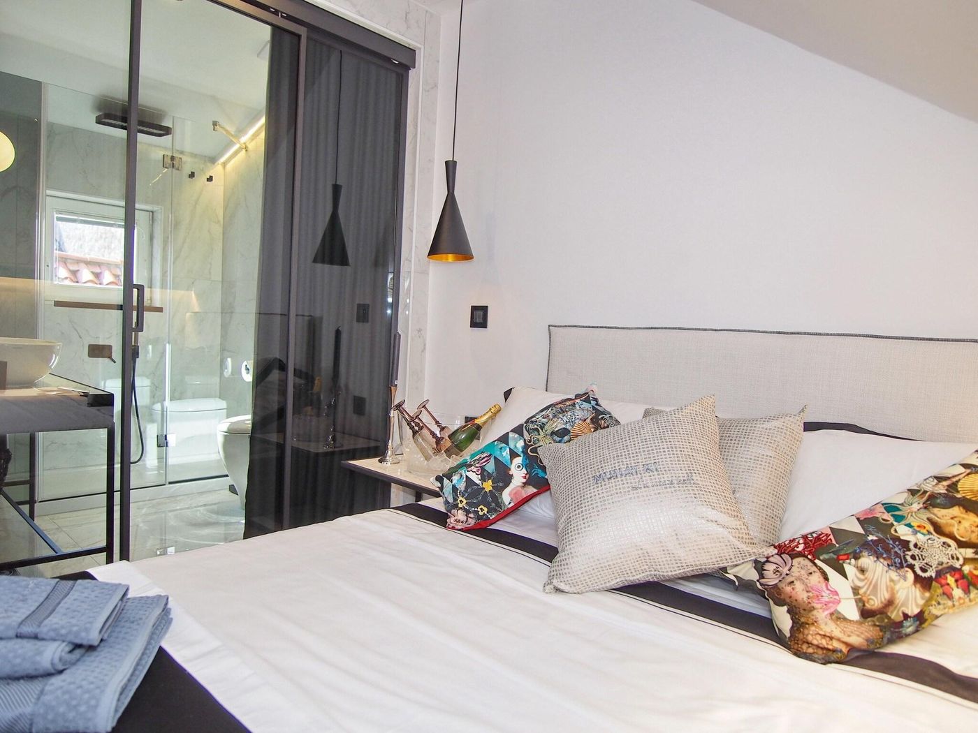 La-Vita-E-Bella-Ii-Room-5