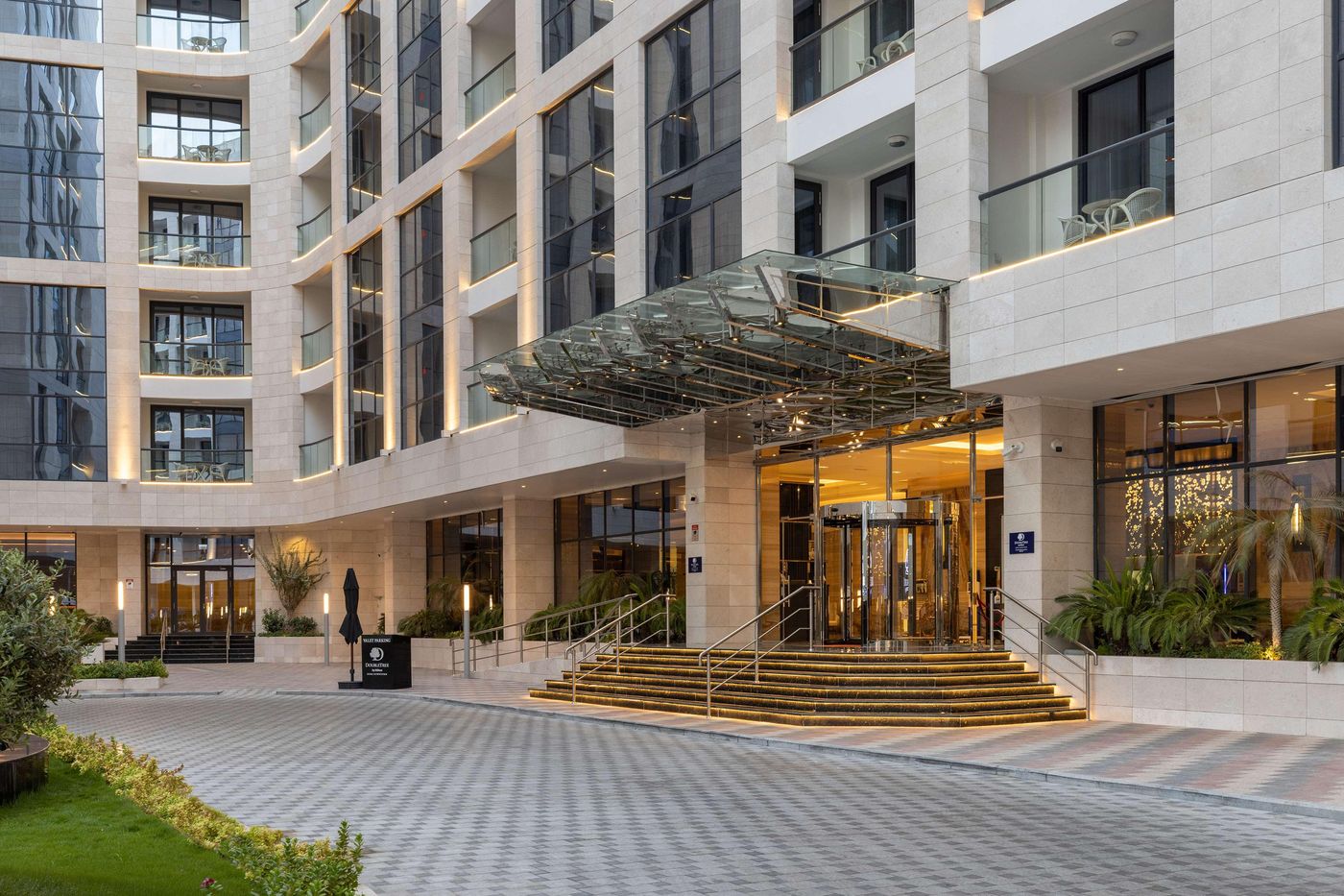 DoubleTree-by-Hilton-Doha-Downtown-General-view-3