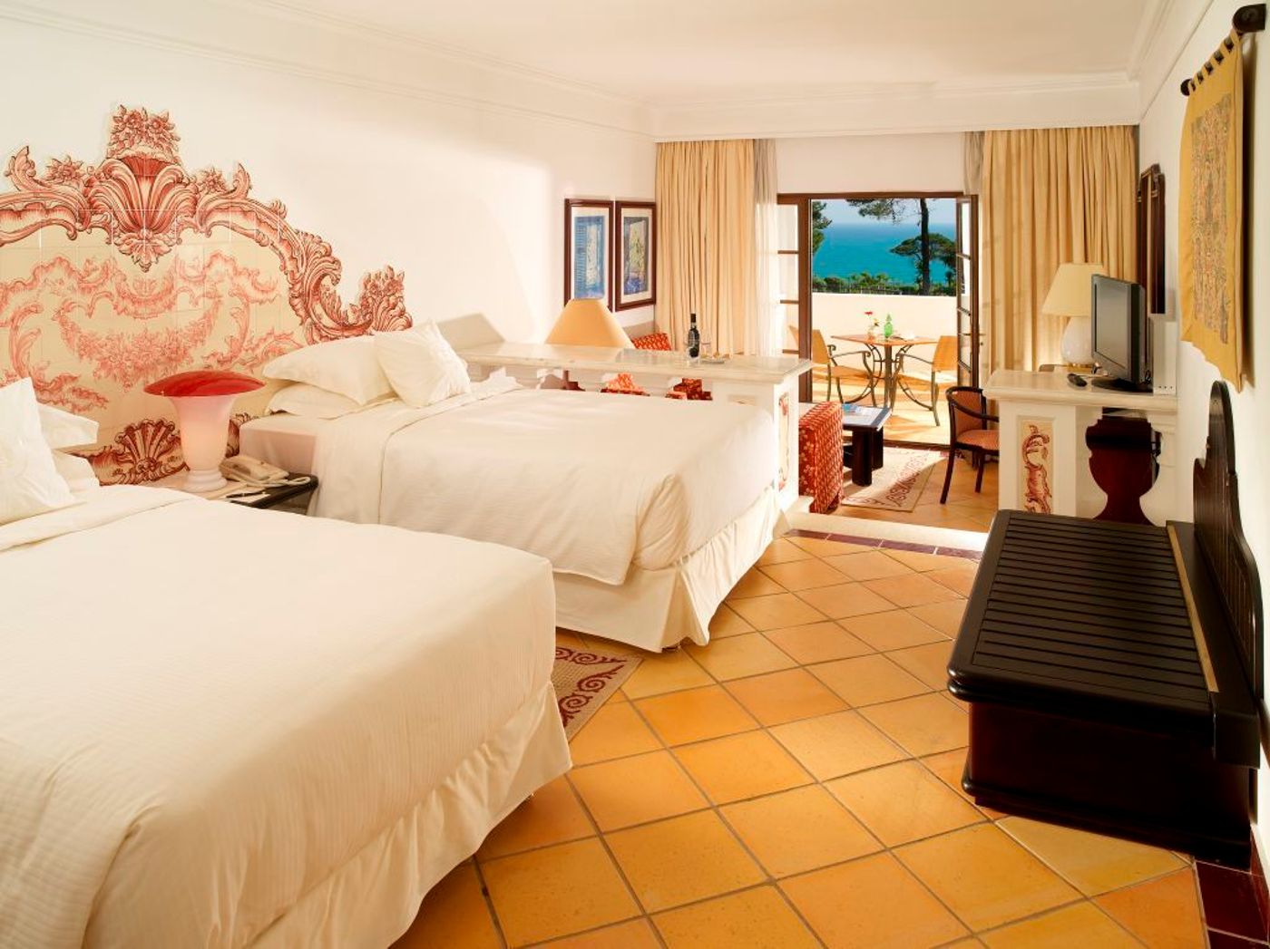 Pine Cliff Residence