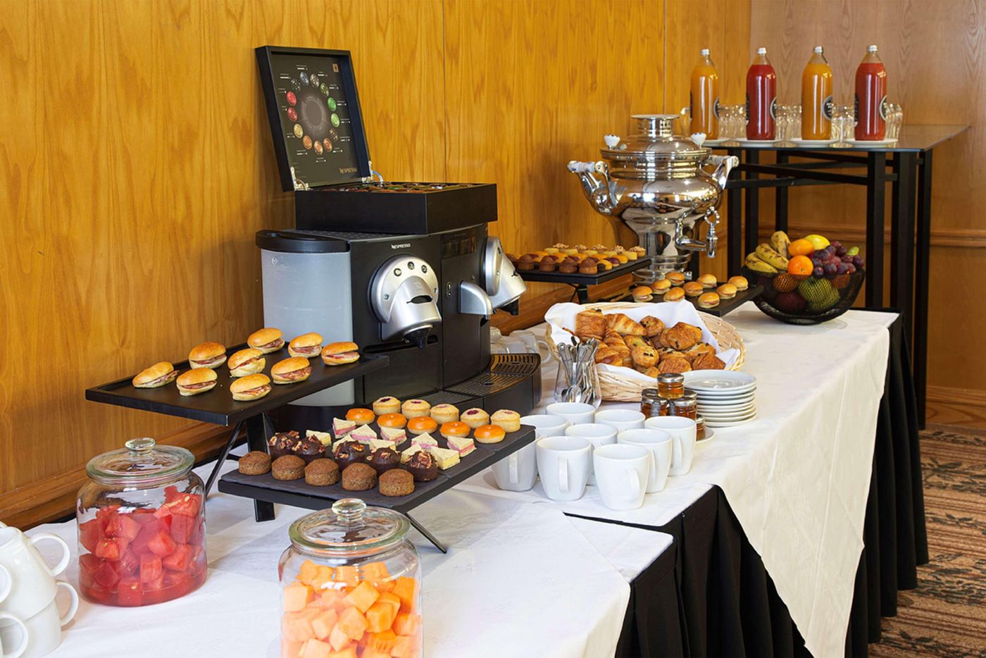 Waldorf-Astoria-Versailles---Trianon-Palace-Restaurant-55