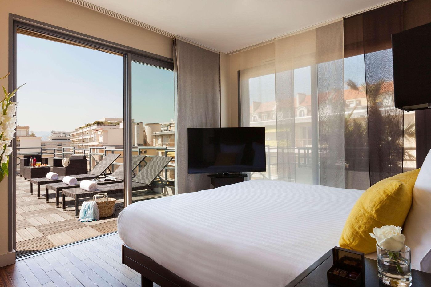 Neho-Suites-Cannes-Croisette-Room-45