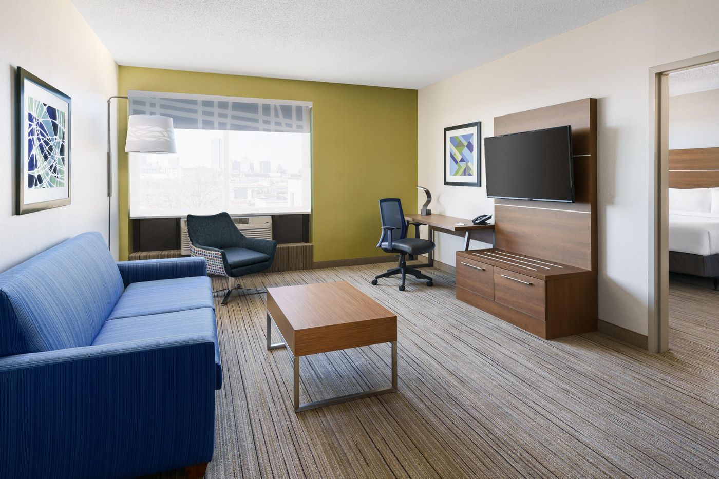 Holiday-Inn-Express-Boston-Room-4