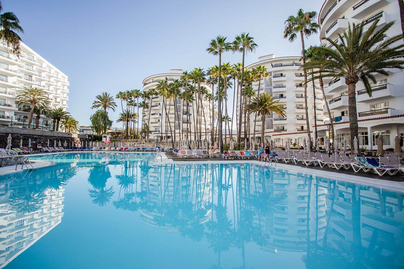 Servatur-Waikiki-Pool-3