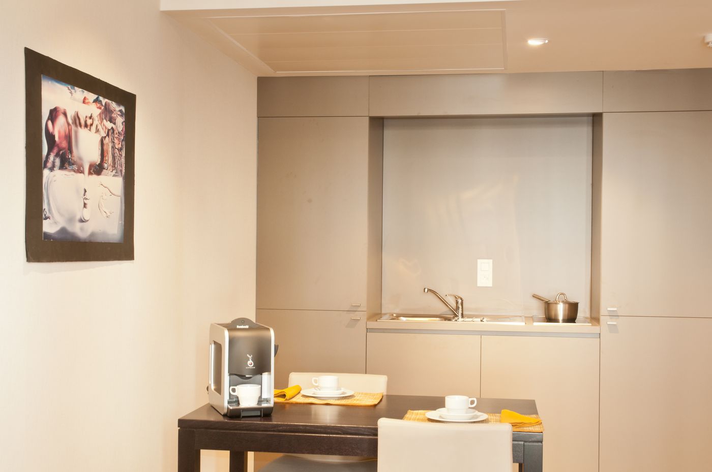 Castelnou Aparthotel-Belgium-GENT-Room-7