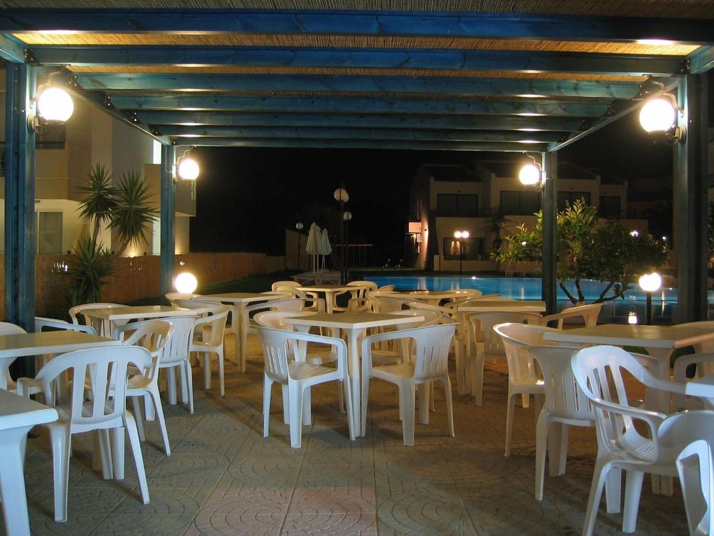 Summerland-Hotel-and-Bungalows-Restaurant-19