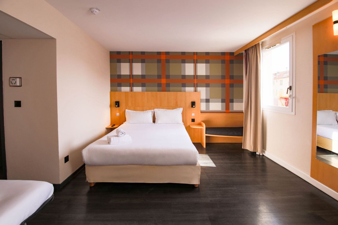 easyHotel-Nice-Palais-de-Congres-Room-8