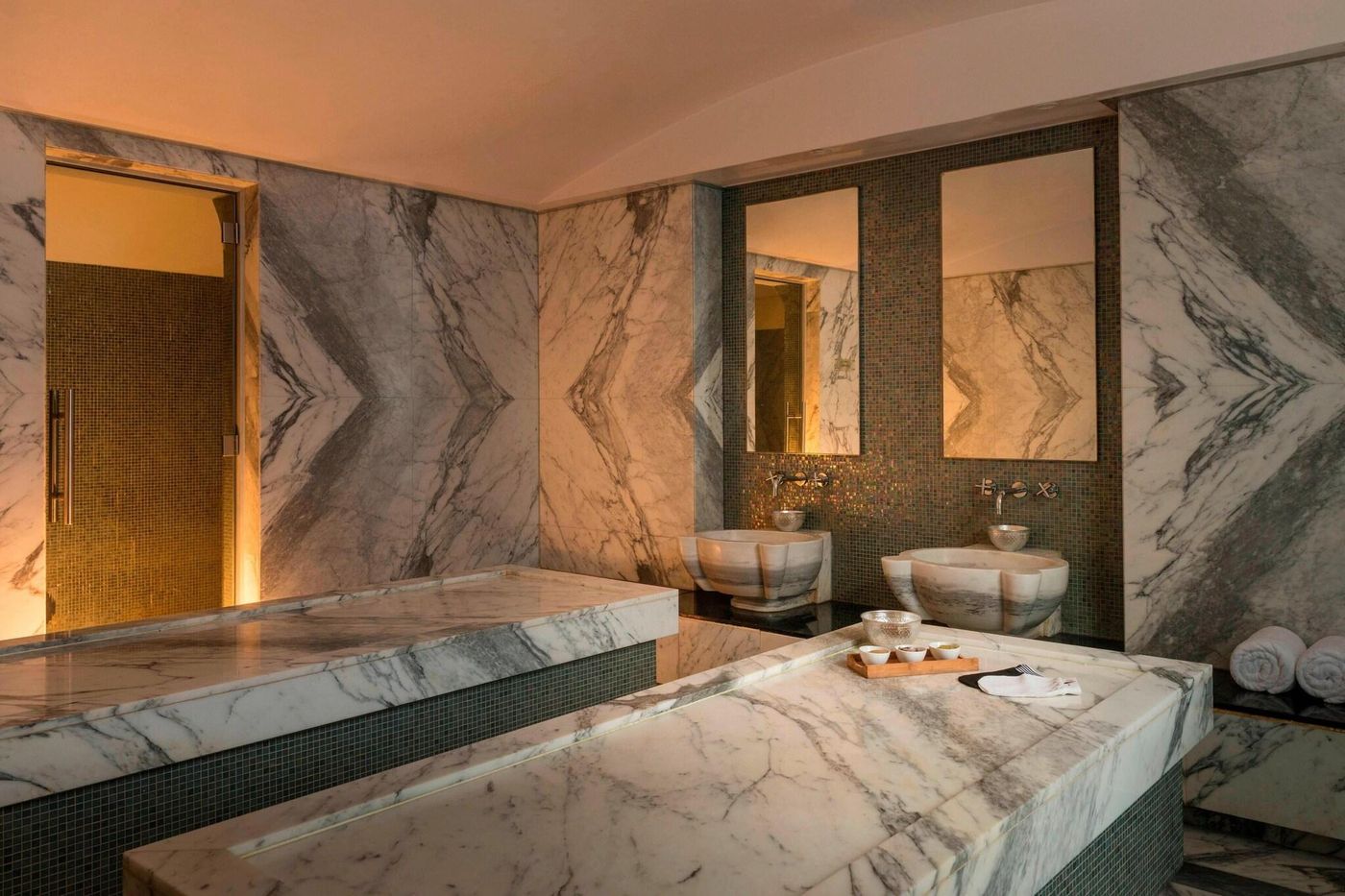 Le-Meridien-Dubai-Hotel---Conference-Centre-Sports-and-Entertainment-99