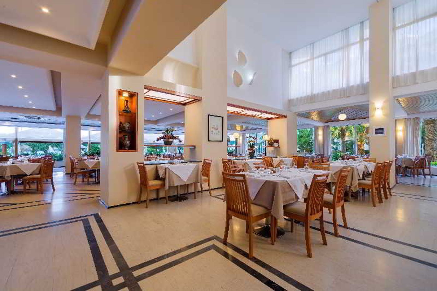 Apollo-Beach-Restaurant-38