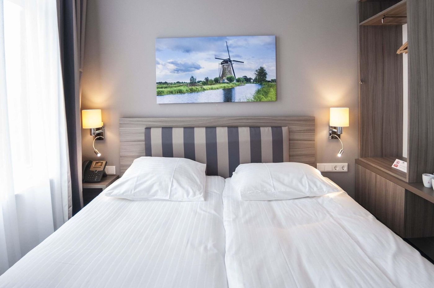 Fine Seasons-Netherlands-Amsterdam-Room-8