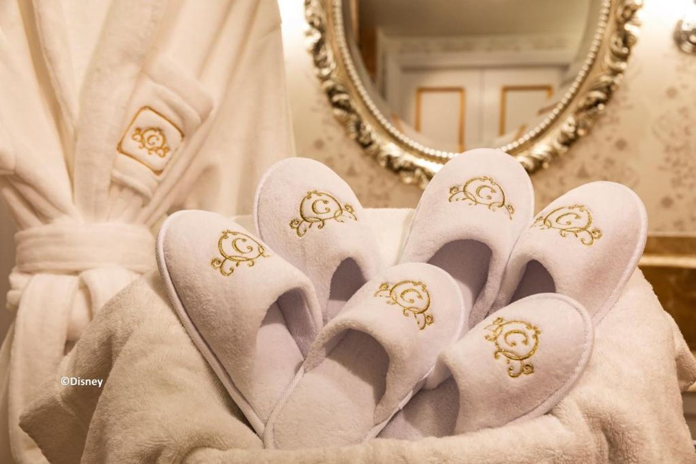 Hong-Kong-Disneyland-Hotel-Room-33