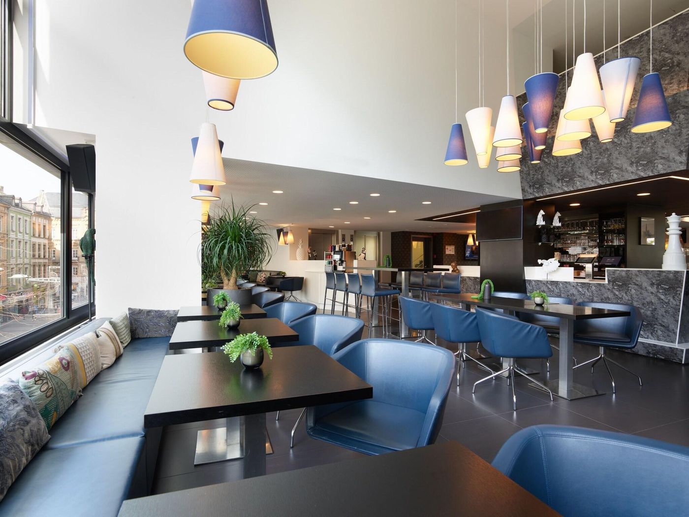 Park-Inn-by-Radisson-Luxembourg-City-Restaurant-6