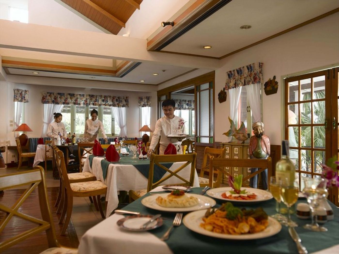 Kantary-Bay-Hotel-Phuket-Restaurant-23