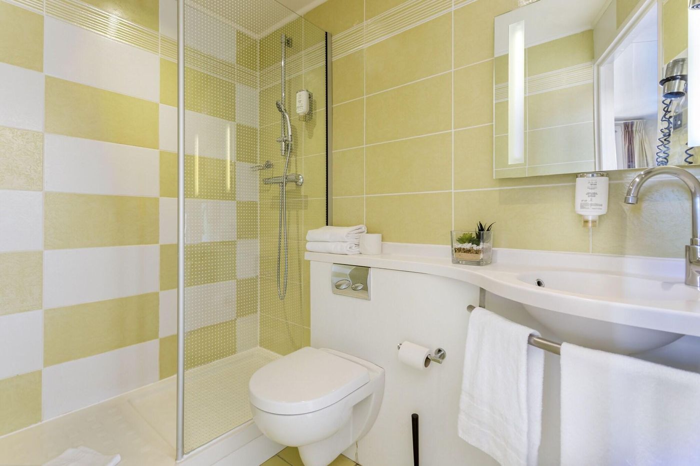 Berkeley-Hotel-Room-22