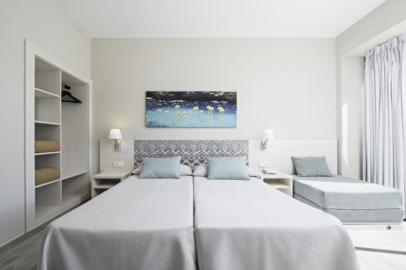 Azuline Hotel Llevant