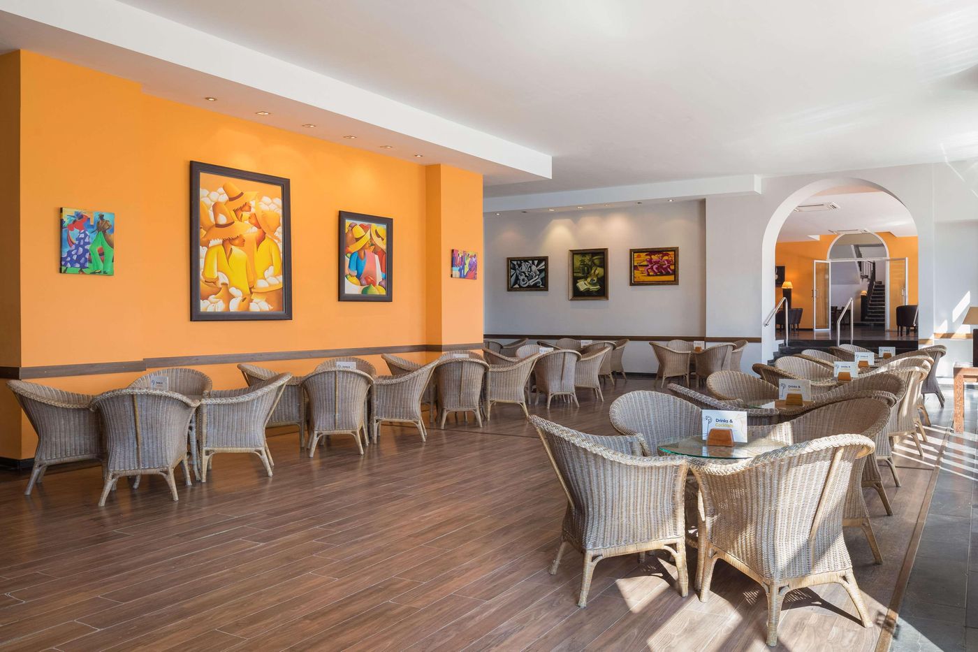 htop-Caleta-Palace-Bar-43