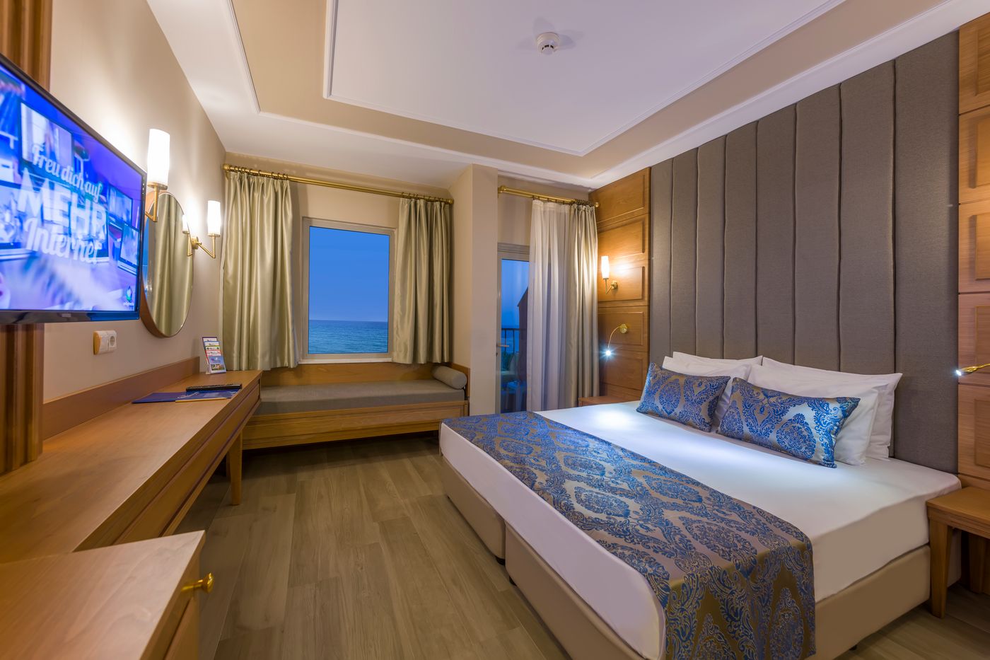 New - Royal Atlantis Beach