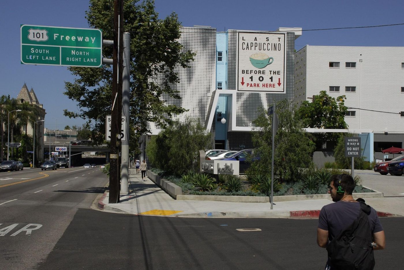 Best-Western-Plus-Hollywood-Hills-Sports-and-Entertainment-58