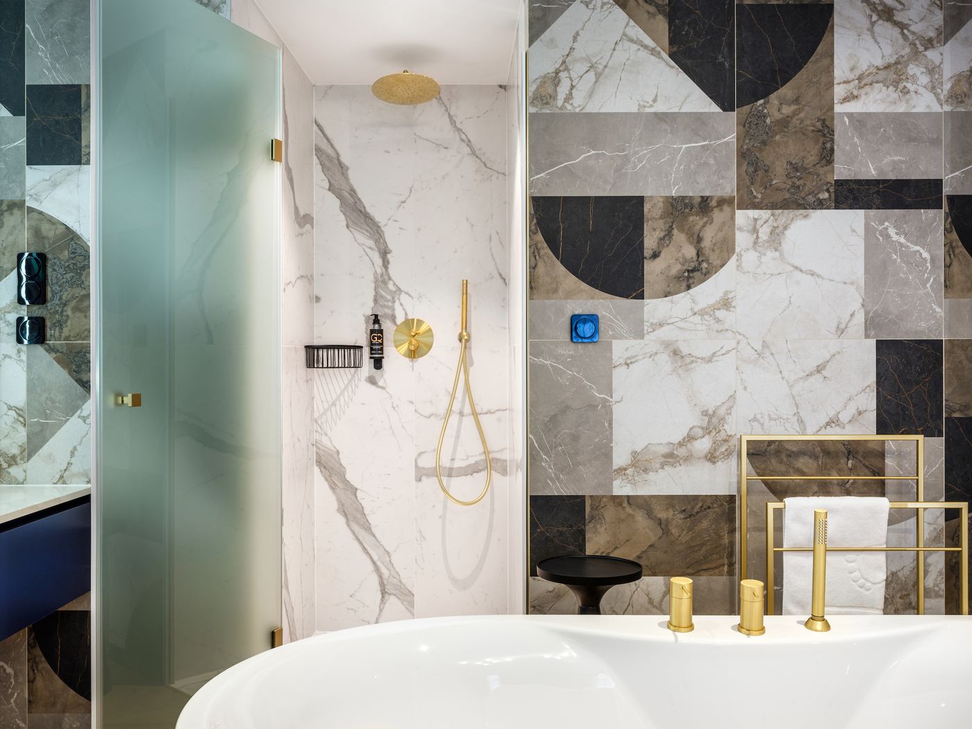 Hotel-Golden-Queen-Room-43