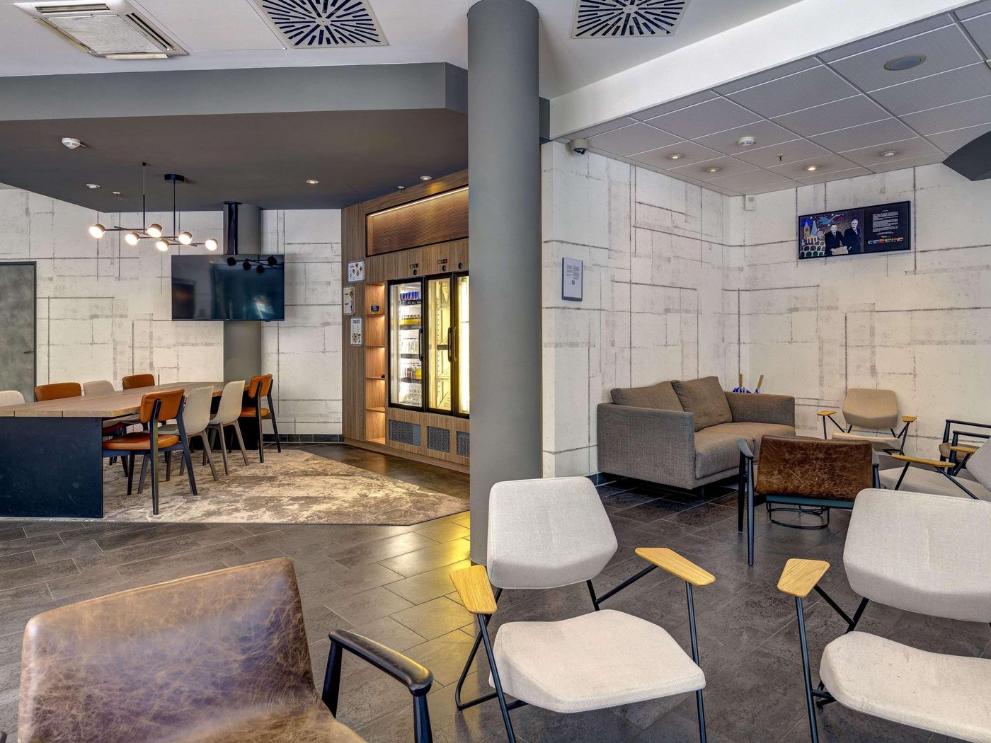 Novotel-Suites-Muenchen-Parkstadt-Schwabing-Bar-14