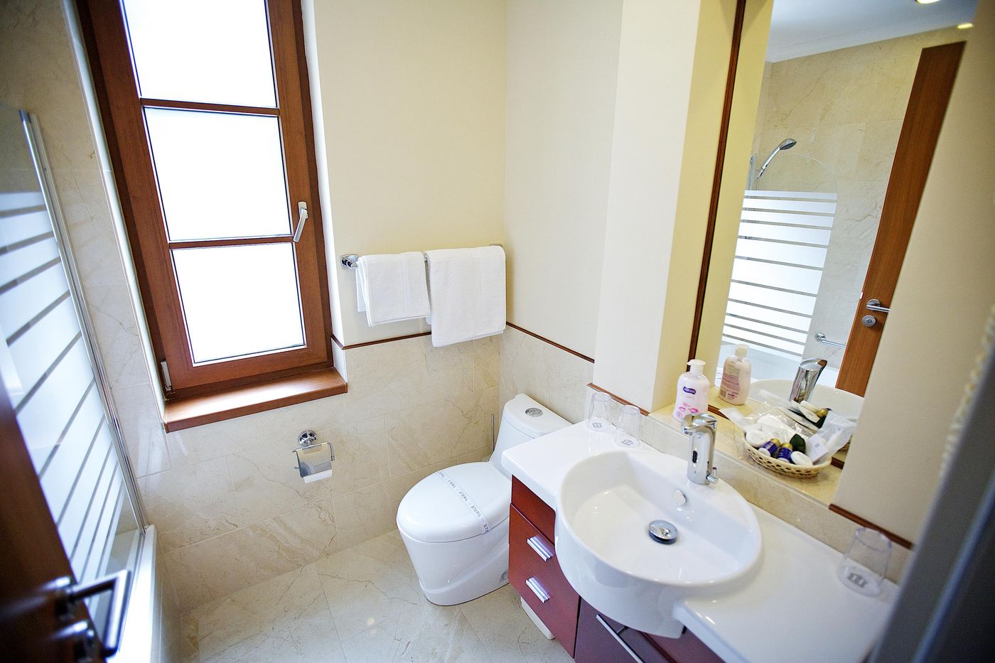 Gold-Hotel-Budapest-Room-28