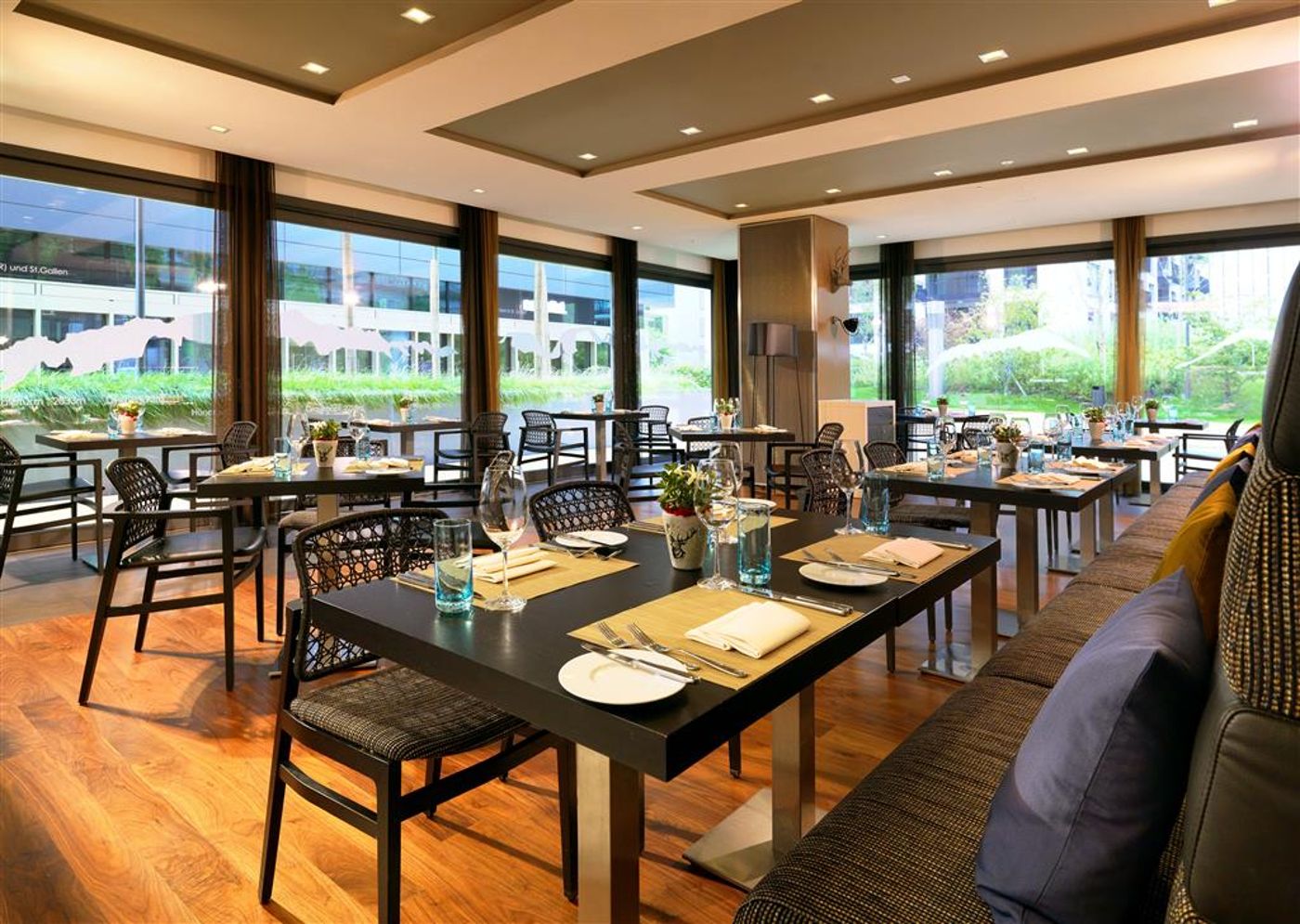 Sheraton Zurich Hotel-Switzerland-Zurich-General view-7