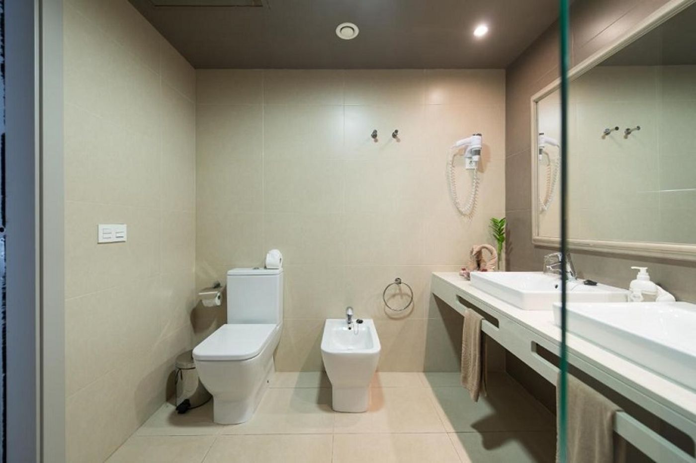 HD-Beach-Resort-Room-46