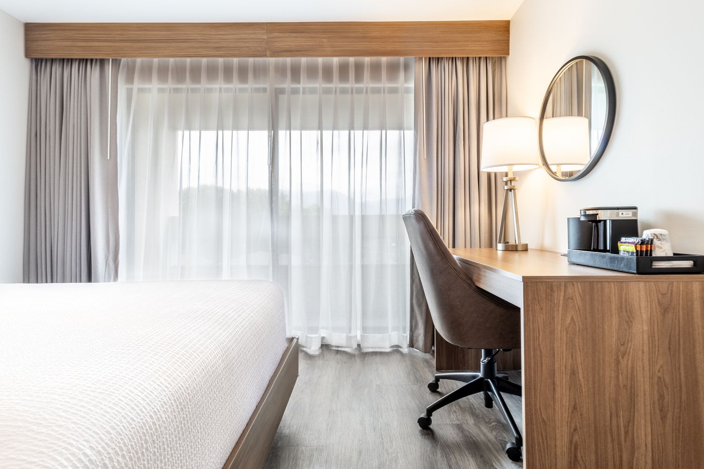 Atrium-Hotel-Vancouver-Room-46