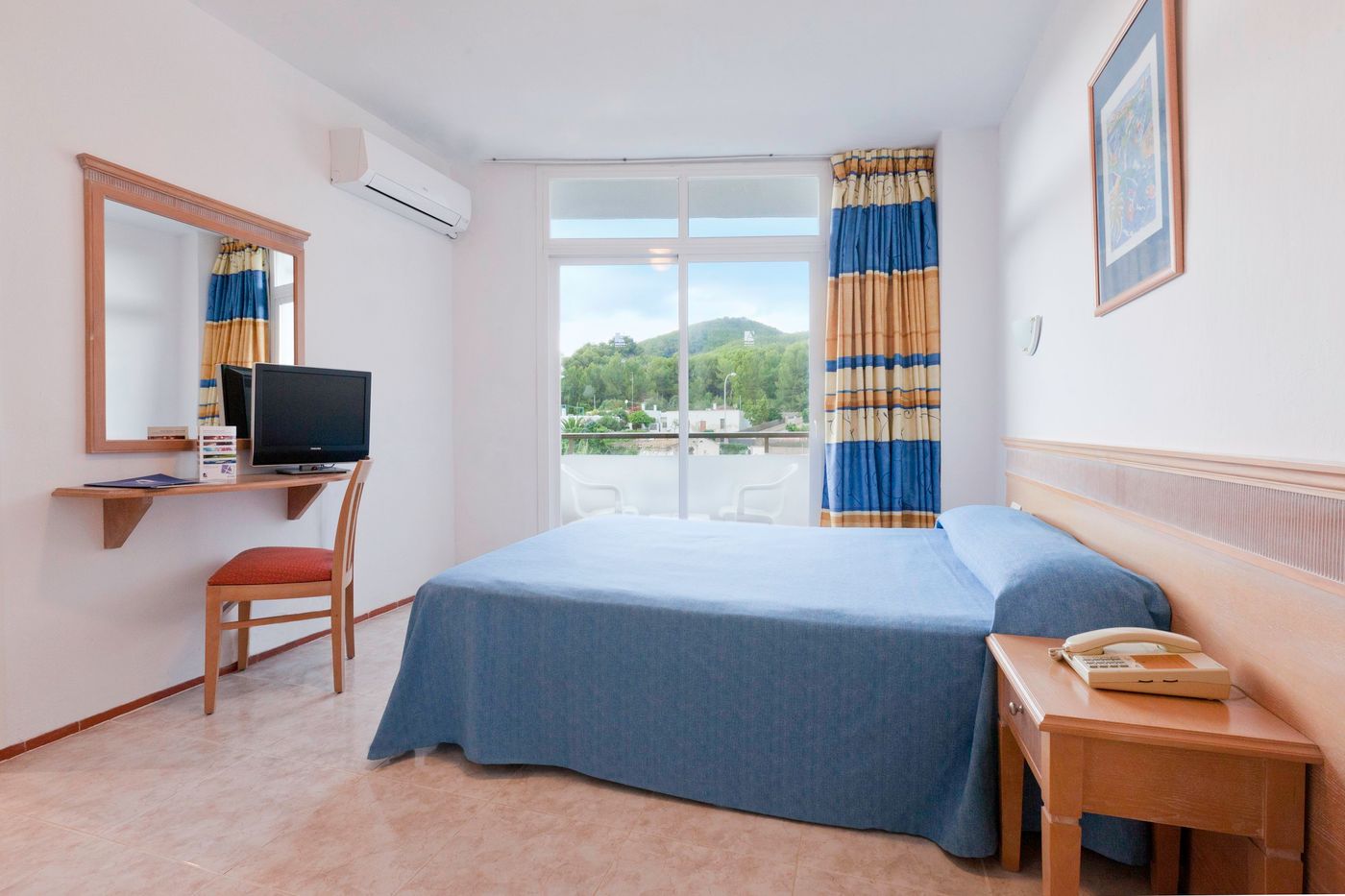 Azuline-Hotel-Mediterraneo-Room-9