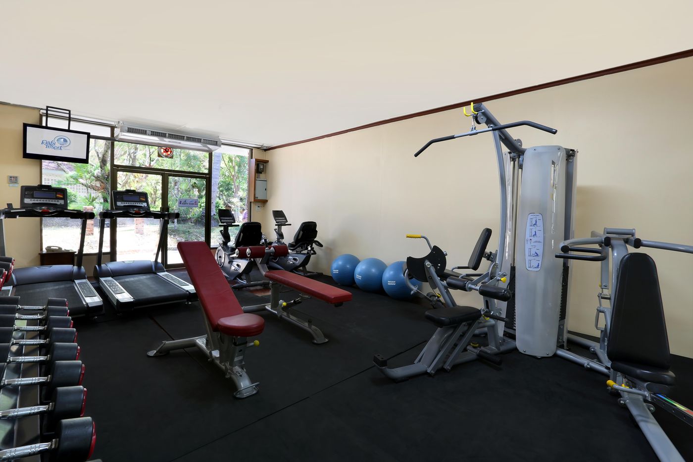 Krabi-Resort-Sports-and-Entertainment-58