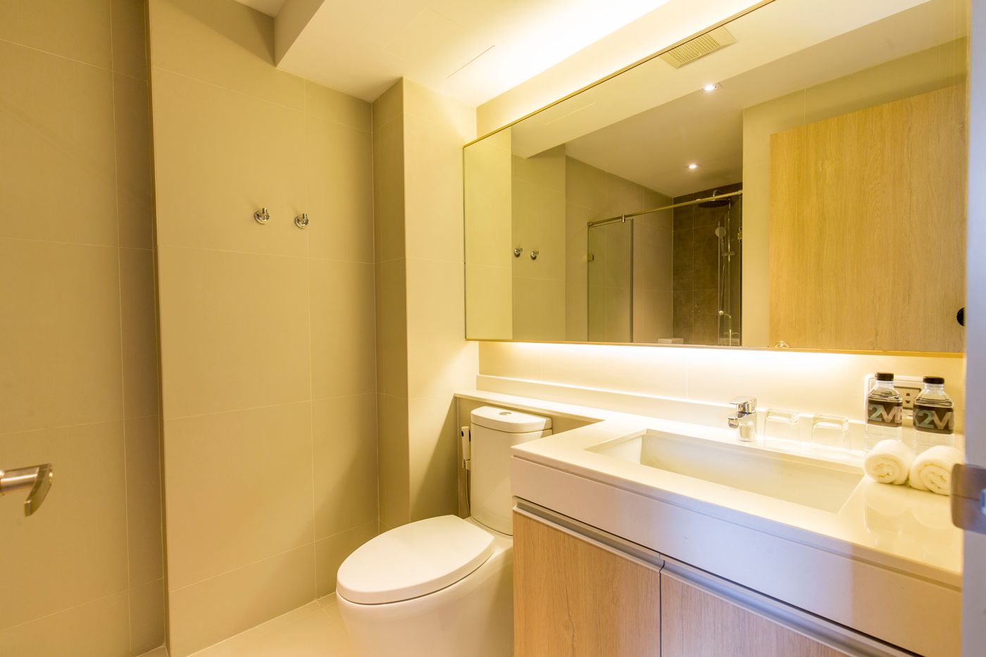 Cross-Vibe-Bangkok-Sukhumvit-Room-53