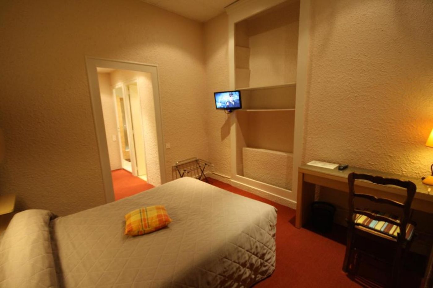 Logis Hotel L'Ange Couronne - France - BELLEVILLE - Room - 2