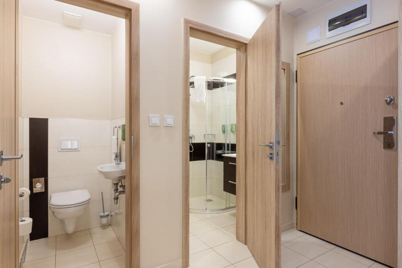 Silver-Crown-Hotel---Residence--Palace-Quarter-Room-50