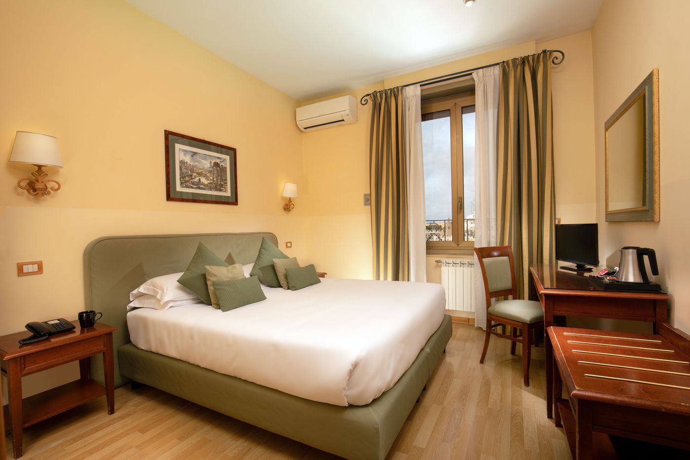 Hotel-Colosseum-Room-23