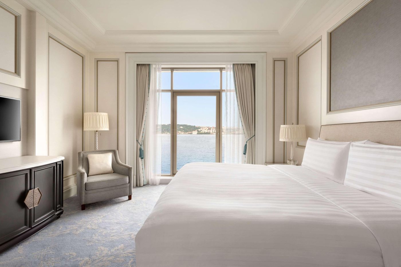 Shangri-La-Bosphorus--Istanbul-Room-39