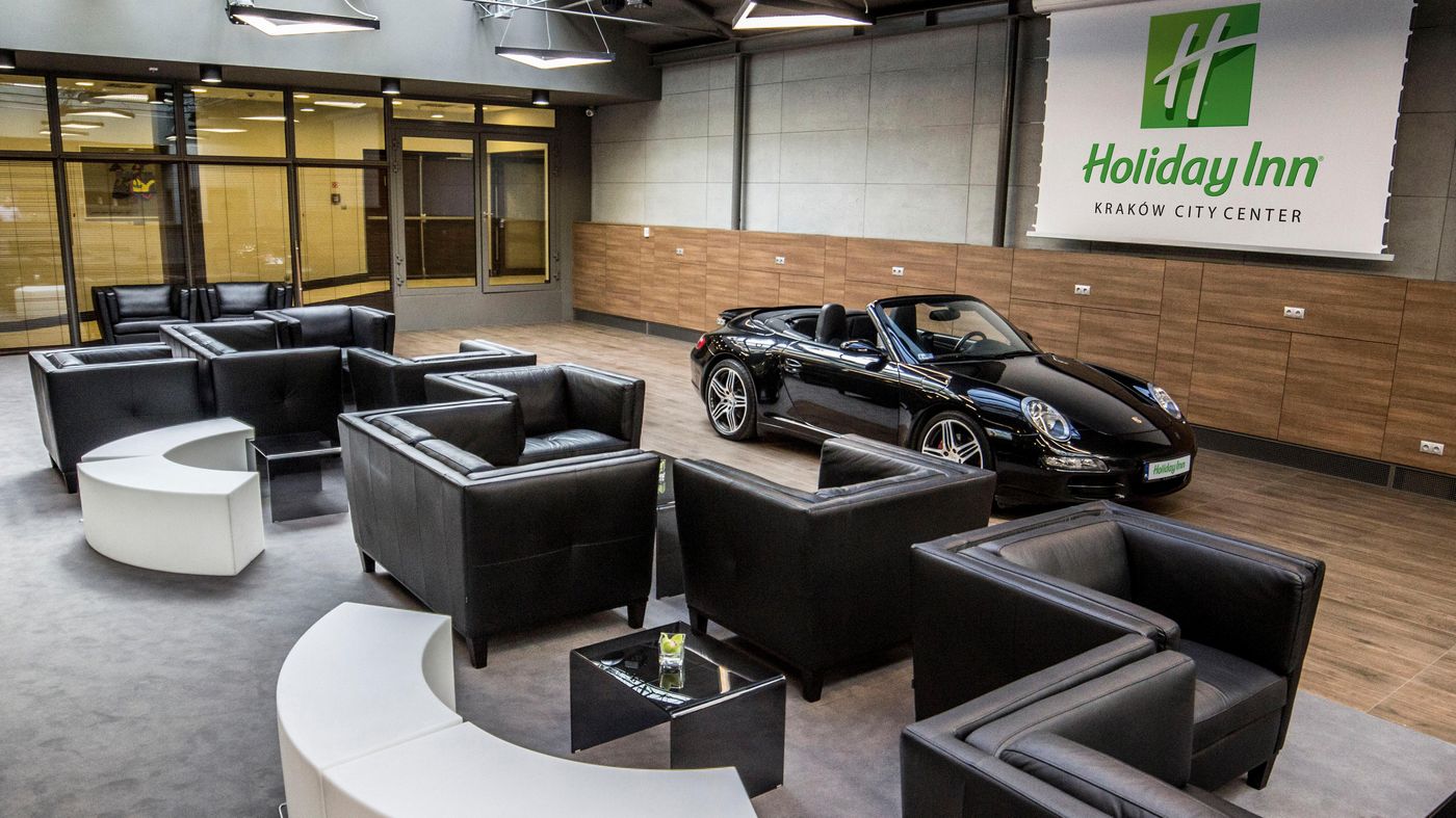 Holiday-Inn-Krakow-City-Centre-Lobby-6