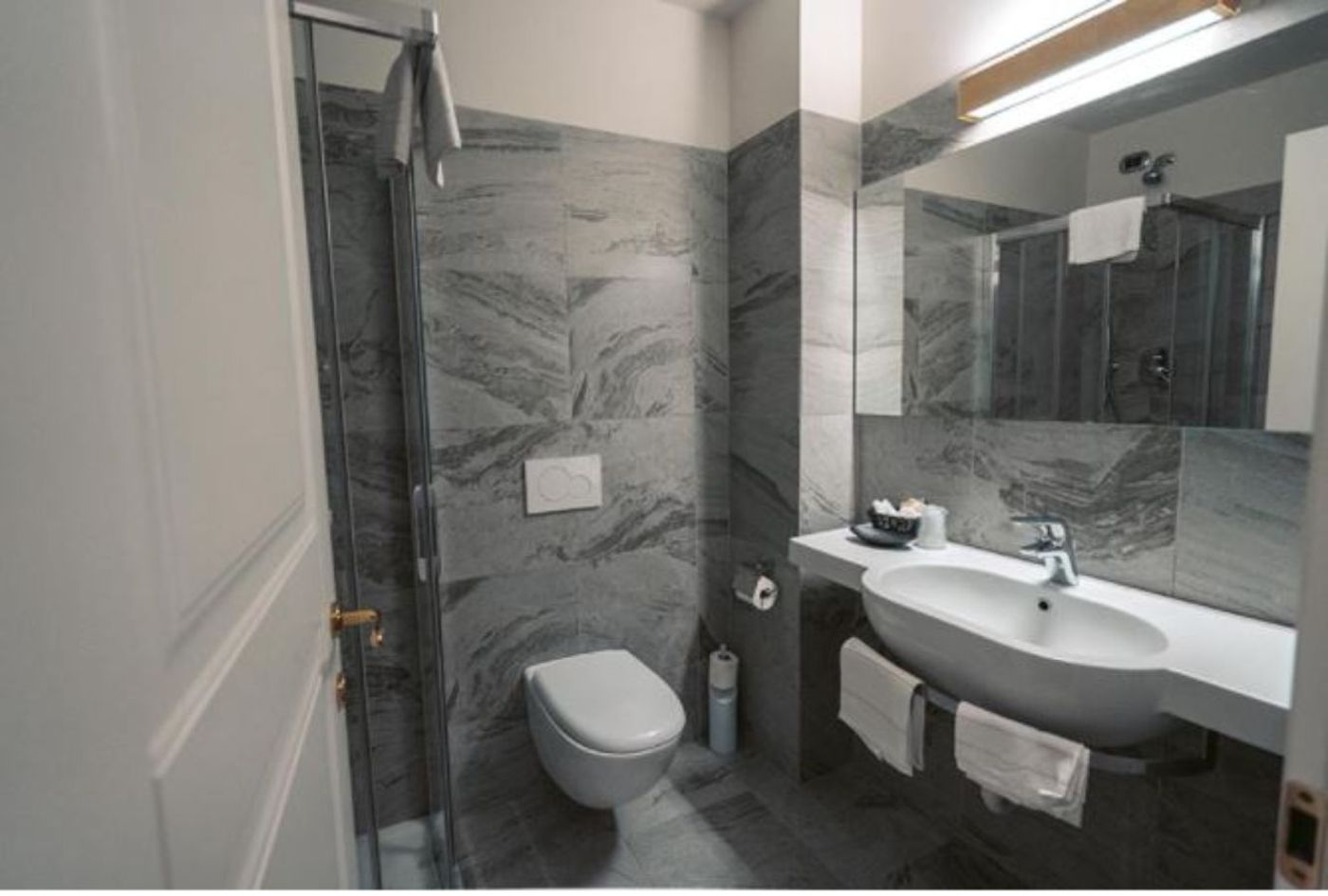 Excelsior Splendide-Italy-Bellagio-Room-8