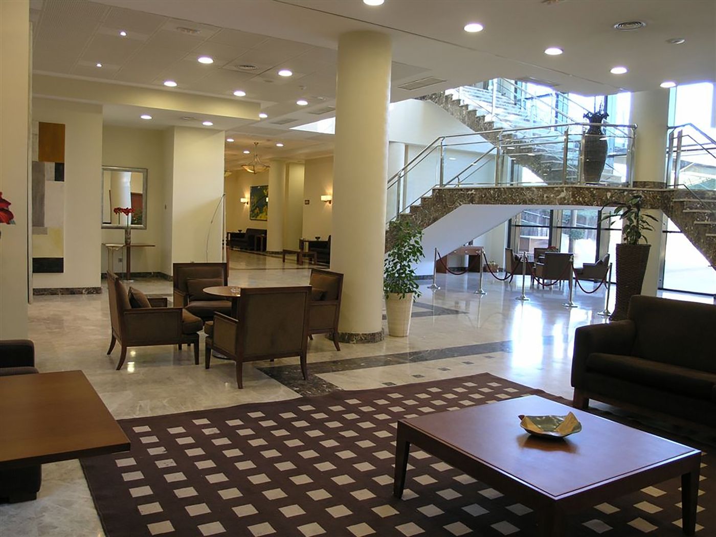 Sercotel-Hotel-Spa-La-Princesa-Lobby-1