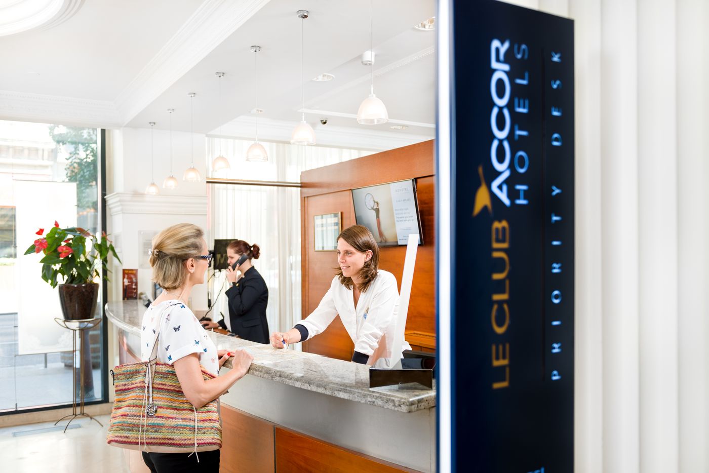 Novotel-Budapest-Centrum-Lobby-26