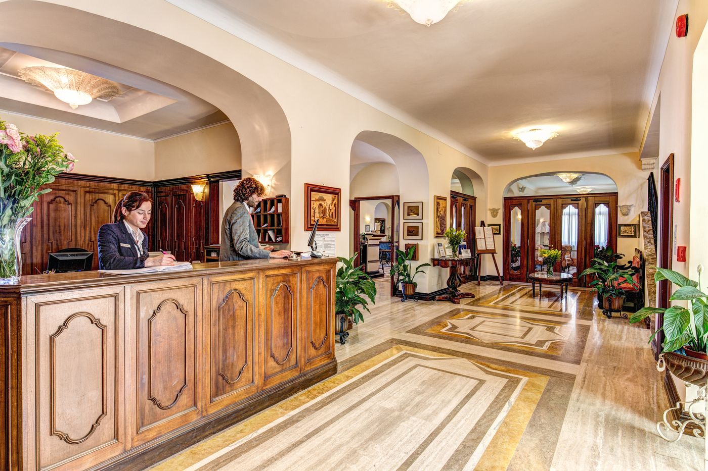 Grand-Hotel-Hermitage-Lobby-40