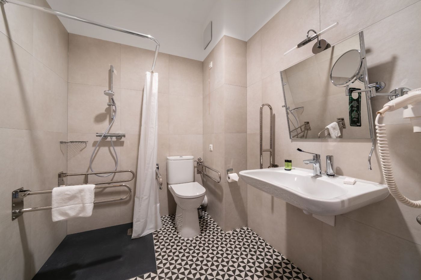 Tulip-Residences-Warsaw-Targowa-Room-17