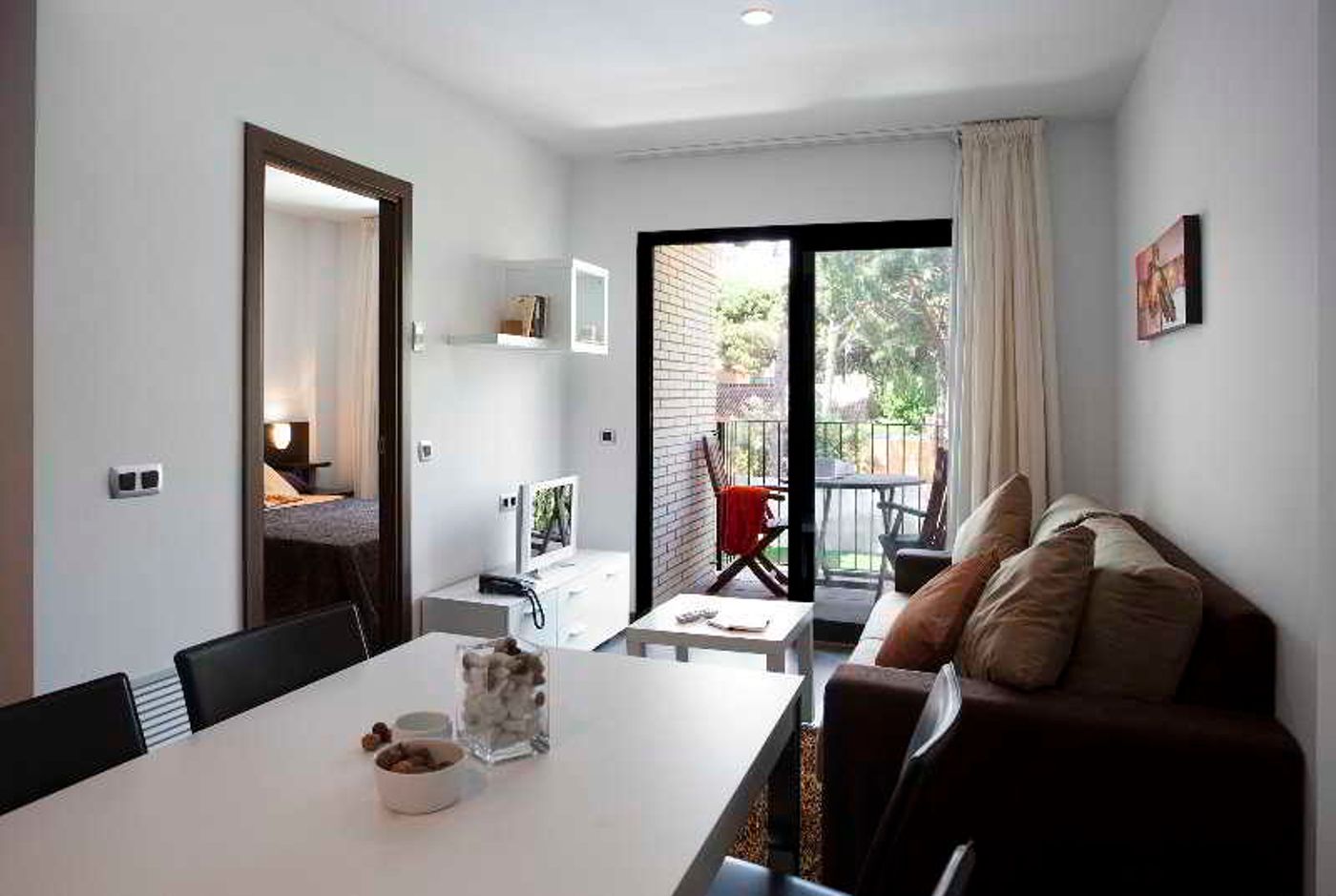 SG-Costa-barcelona-Room-6