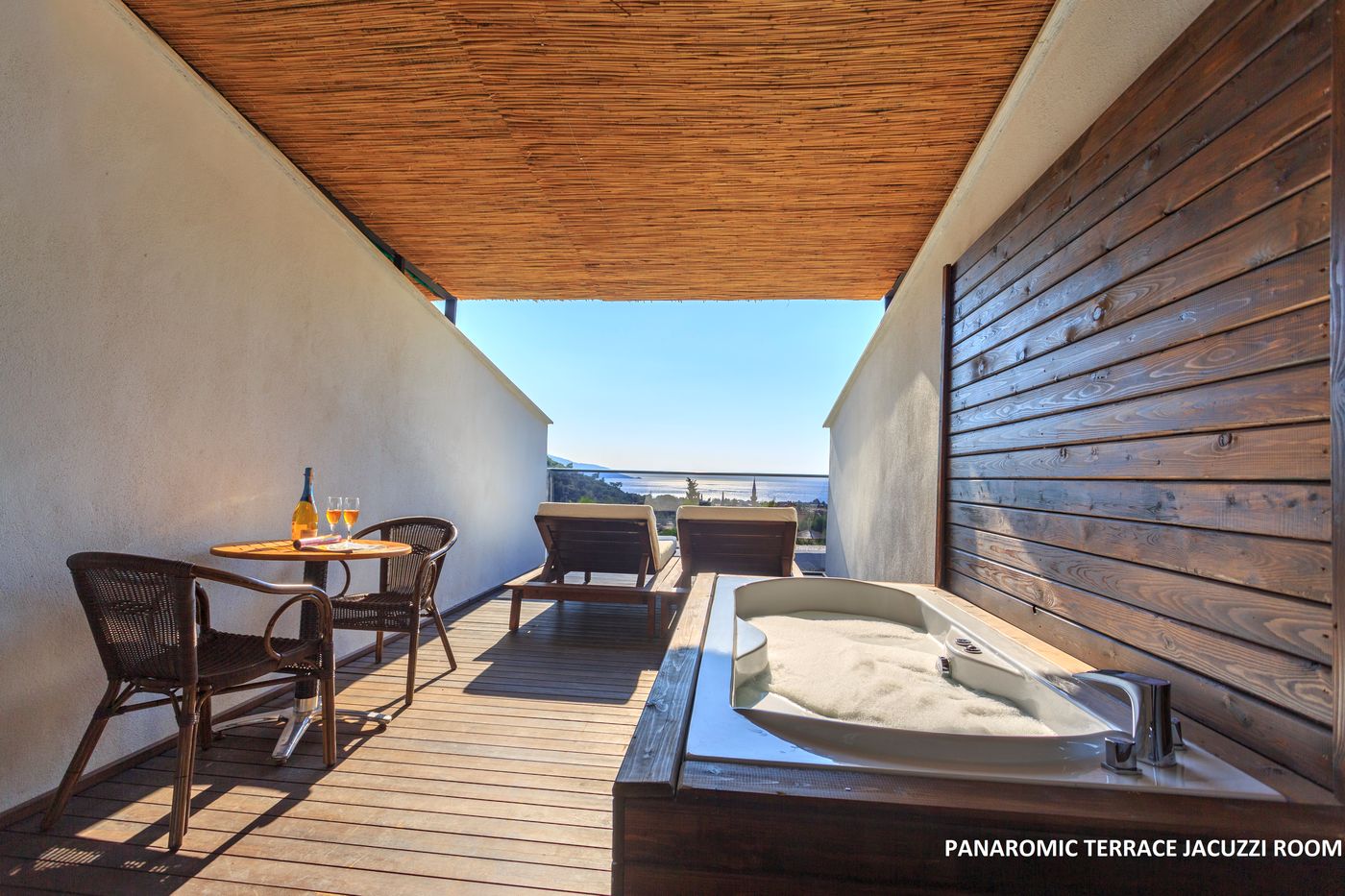 Manaspark-Deluxe-Hotel-Room-74