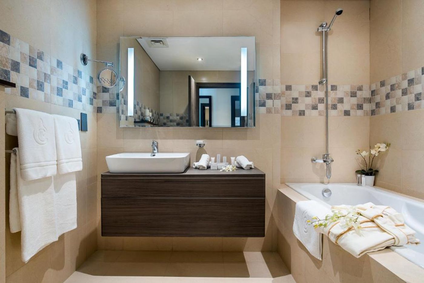 Centara-West-Bay-Hotel-and-Residences-Doha-Room-14