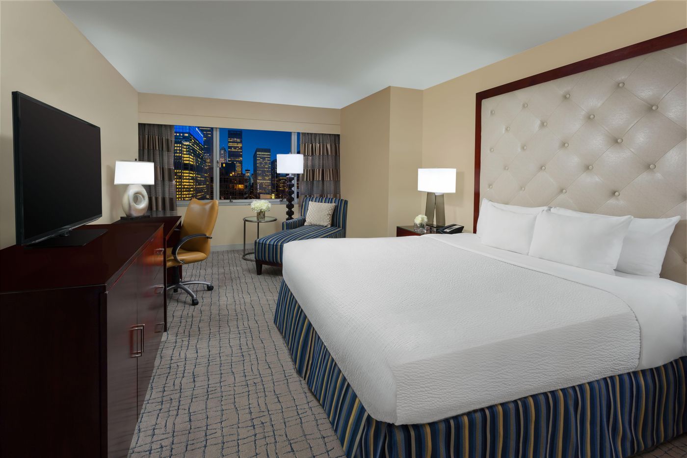 Crowne-Plaza-Times-Square-Manhattan-Room-28