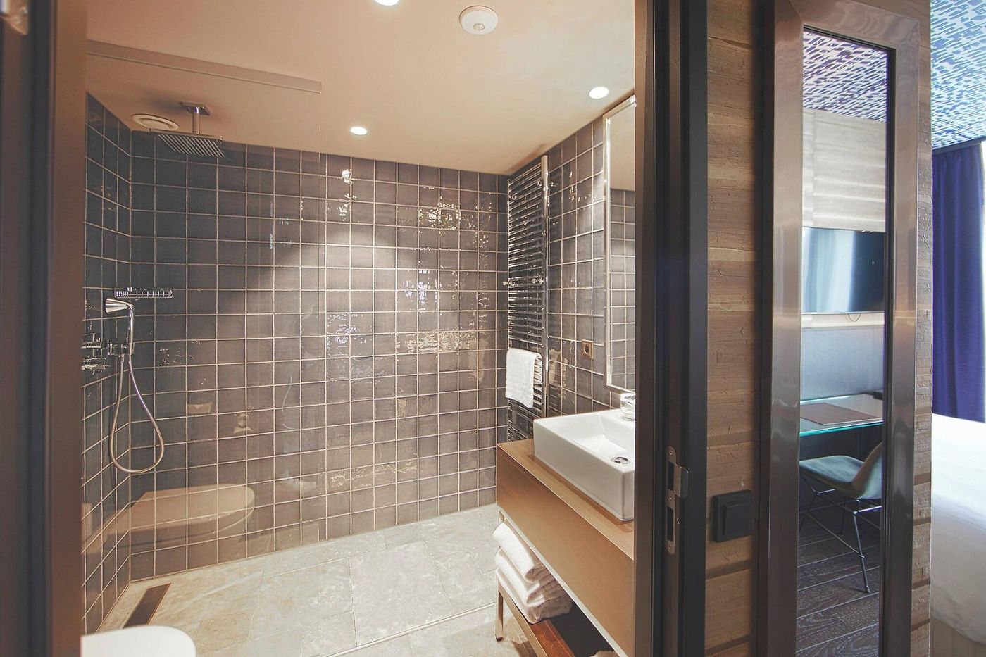 Apollo-Hotel-Amsterdam--a-Tribute-Portfolio-Hotel-Room-37