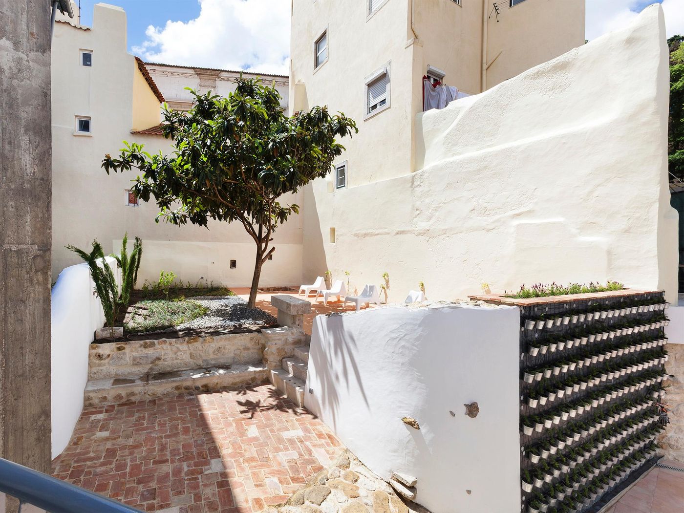 Hello-Lisbon-Castelo-Apartments-Terrace-36