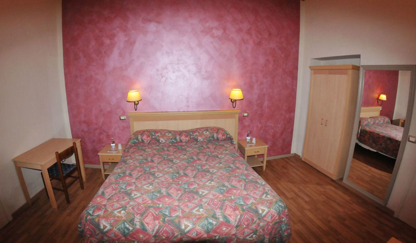 HHB-Hotel---Florencia-Room-12