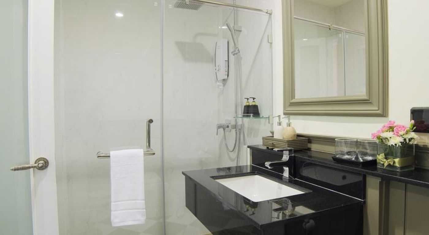 The-Raya-Surawong-Bangkok-Room-24